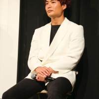 鈴木伸之、ギター弾き語りに初挑戦　SABU監督「泣きそうになりました」