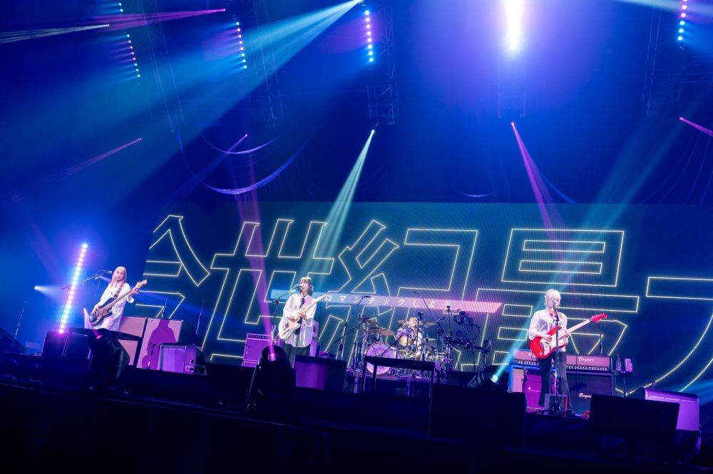 SCANDAL、新曲リリース＆対バンツアー開催発表