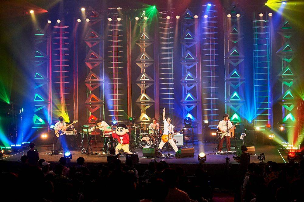 マカロニえんぴつ、クレヨンしんちゃんとステージで夢の共演