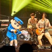 マカロニえんぴつ、クレヨンしんちゃんとステージで夢の共演