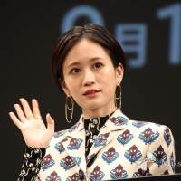 「前田敦子は最終兵器」堤幸彦監督が信頼置く「頼るべき役者」