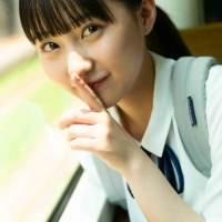 HKT48田中美久1st写真集『１／２少女』、オリコン１位　２度目重版も