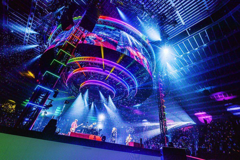 ラルク、大阪城ホール初日公演で見せた内包する多様性