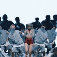 BLACKPINK・LISA「MONEY」パフォーマンスビデオ初公開