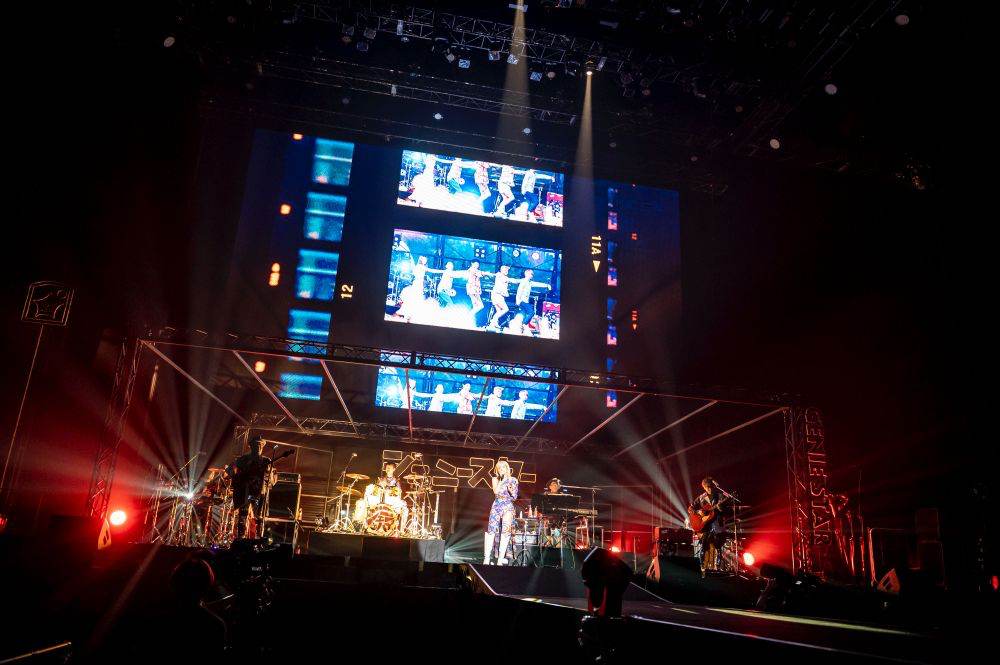 ジェニーハイ、初のアリーナ公演開催　多彩な演出で魅了