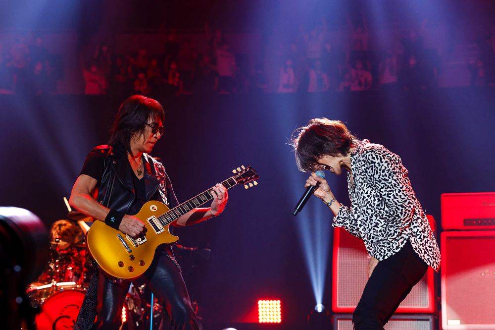 B’z「ステージに立てている事が本当に奇跡」ミスチル＆GLAYと奇跡のコラボ