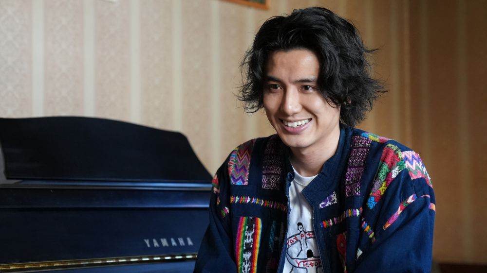 藤井風、音楽ルーツや曲作りへのこだわりを解き明かす