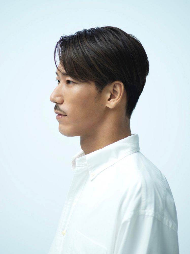 小林直己、初の自伝的エッセイ本発売決定「この本を書いて気付かされました」