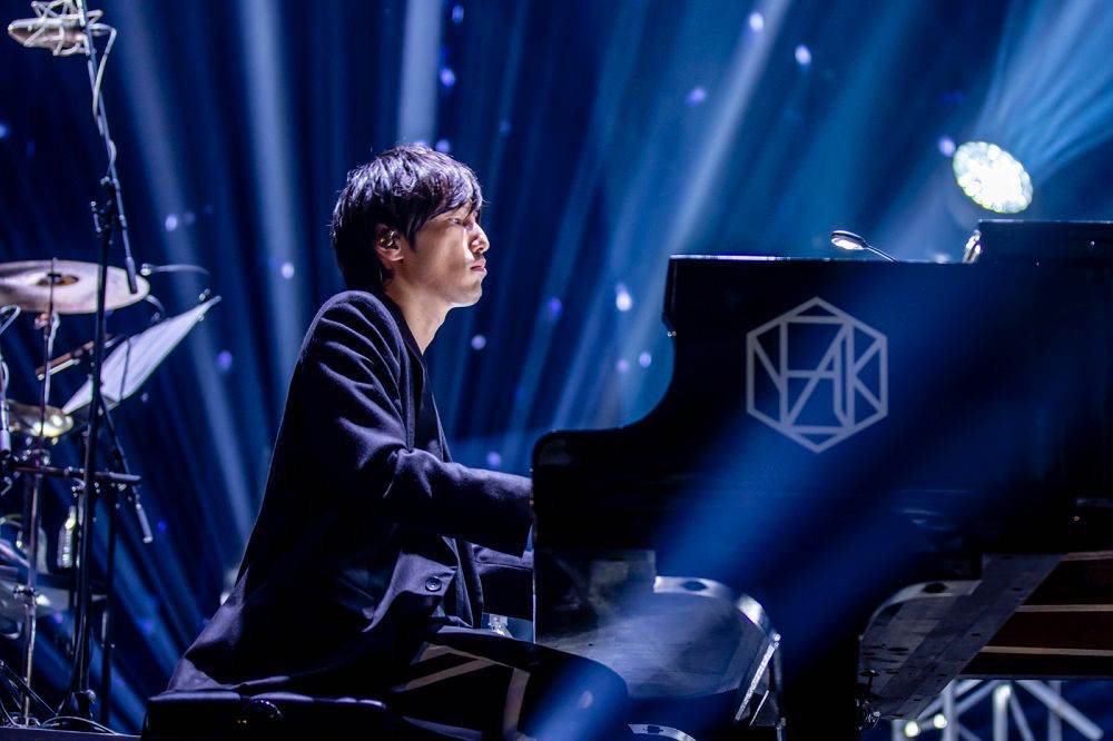 澤野弘之、ゲストボーカル 8 人を迎えた単独公演を開催