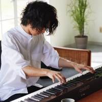 異色のピアニスト角野隼斗、テレビCM初主演