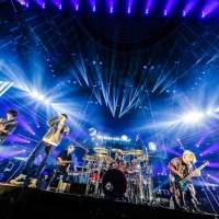UVERworldのライブに綾野剛サプライズ登場