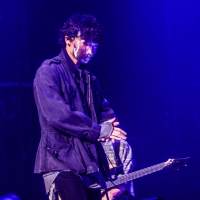UVERworldのライブに綾野剛サプライズ登場