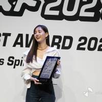 新木優子がベストジーニスト賞、肌見せ＆思い出のデニムで授賞式