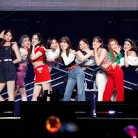 NiziU、”バズリズムライブ2021“出演「みなさんにお会いできるように頑張っていきます」
