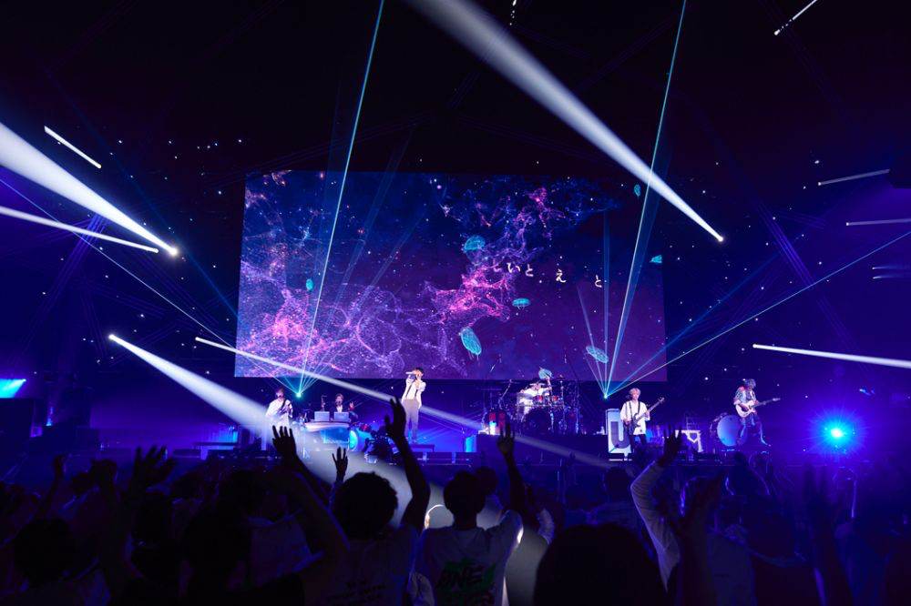 UVERworld、Creepy Nuts、アイナの３組が出演「バズリズム LIVE 2021 DAY1」レポート