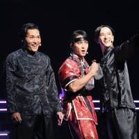劇団EXILE公演に純烈ゲスト出演「“健康センター”くらいの気持ちできた」