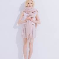 AKB48本田仁美、ピンクのストールで愛らしい姿