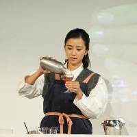 黒島結菜「foodable」公式アンバサダー