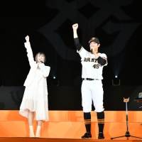 藍井エイル「読売巨人軍2021シーズン感謝祭in国技館」にサプライズ登場