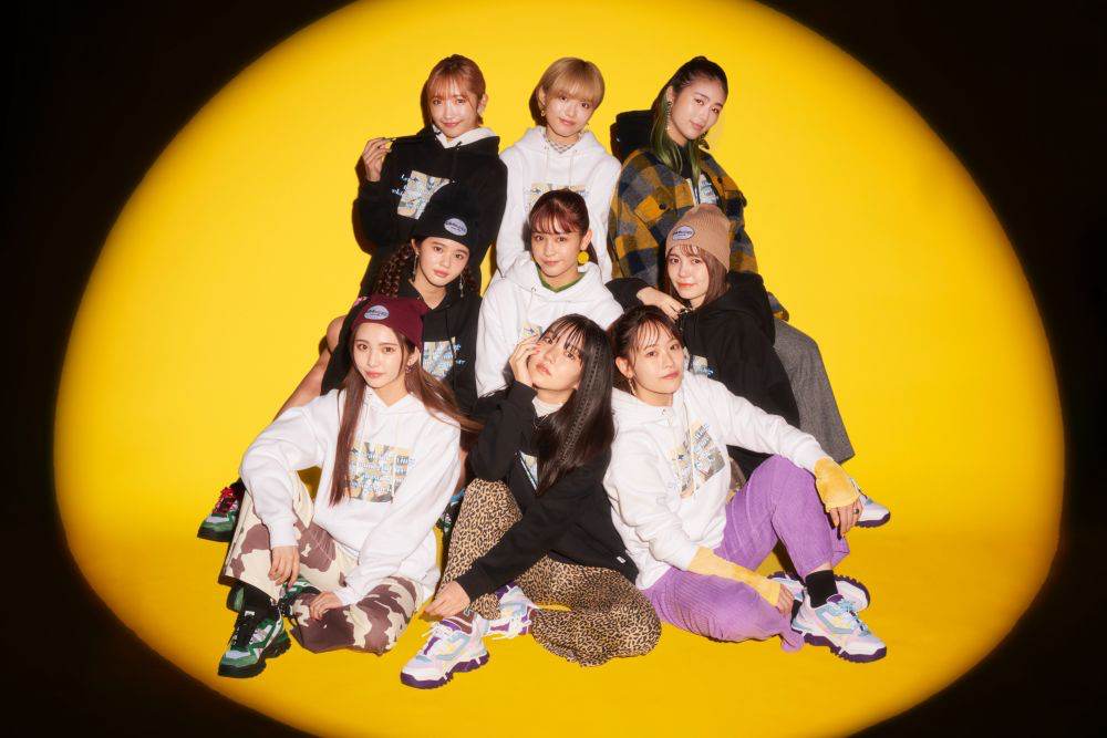 Girls2、FILA×atmos pinkとトリプルコラボ