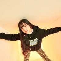 Girls2、FILA×atmos pinkとトリプルコラボ