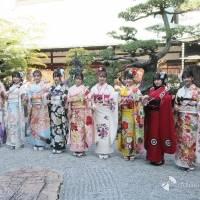 NMB48成人式レポート、安部若菜は「若返り」南羽諒は「無人島生活」を熱望!?