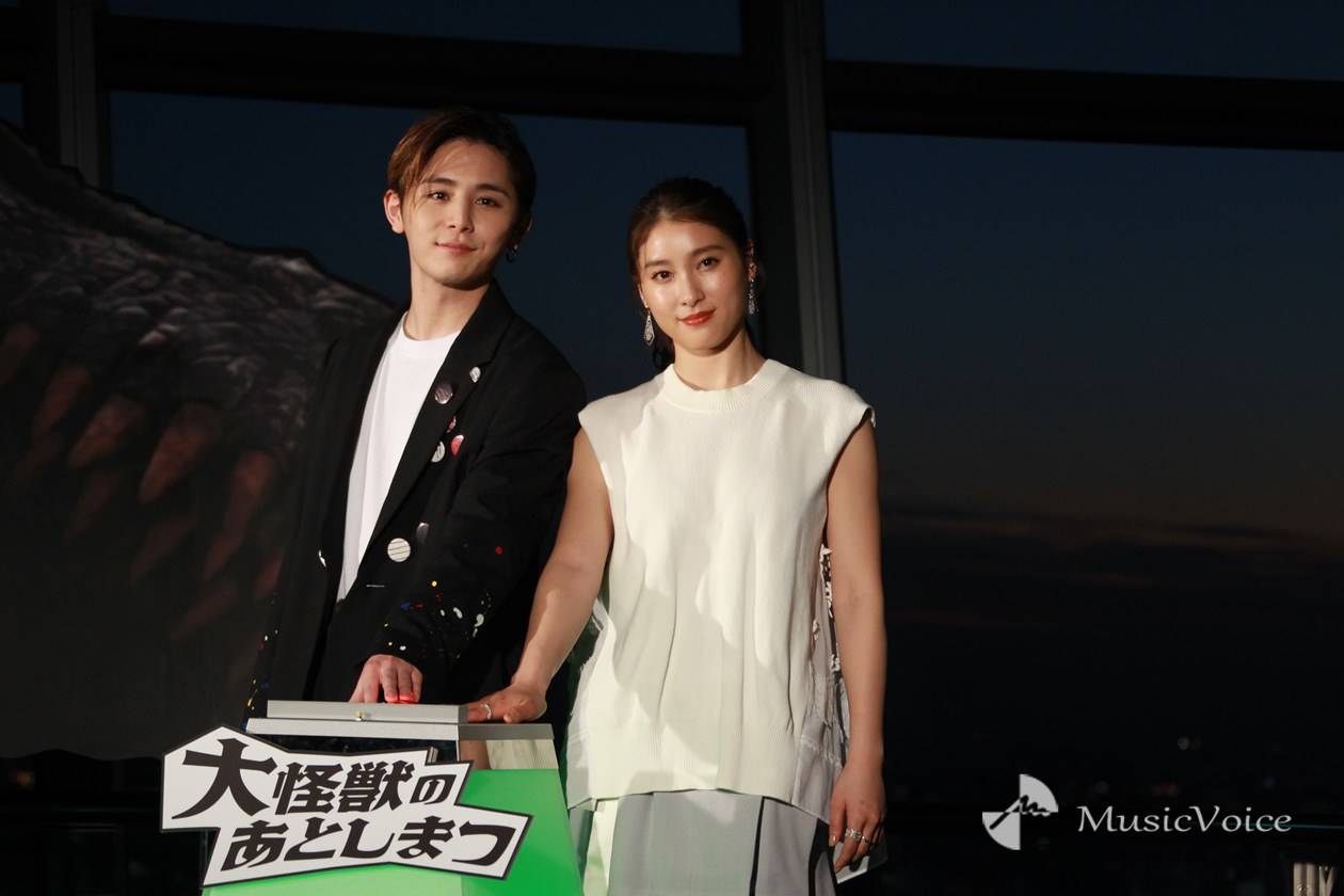山田涼介「高い所が苦手…」東京スカイツリーで点灯式、土屋太鳳は夢のよう