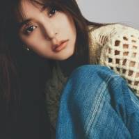 新木優子 オフィシャルカレンダー2022