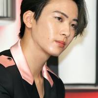 JO1、イヴ・サンローランアンバサダー就任「つけた途端プルプル」
