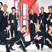JO1、新作リップで唇プルプル「何度も付けたくなる！」