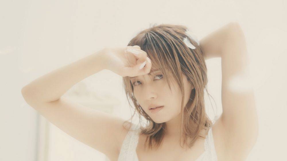 宇野実彩子、新曲「SKY」ミュージックビデオ公開