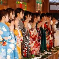 乃木坂46、新成人式を開催「新・華の2001年組世代」