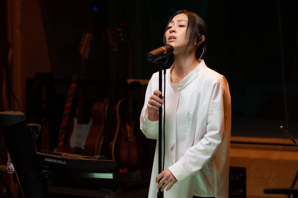 宇多田ヒカル、スタジオライブで魅せた『BADモード』の深淵