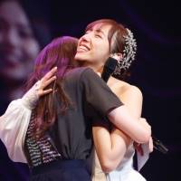 乃木坂46新内眞衣、卒業セレモニー開催