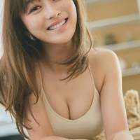 鈴木奈々ファースト写真集『Vivace』