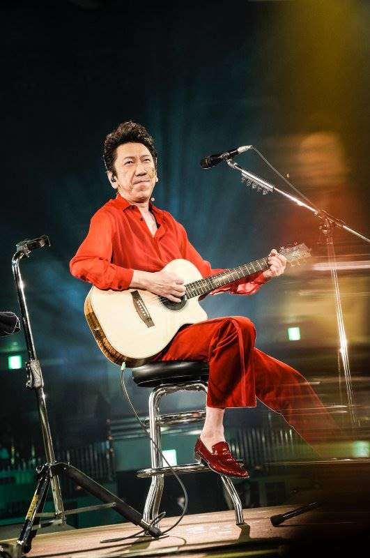 布袋寅泰ら10組が弾き語りで熱演「ギタージャンボリー」初日をレポート