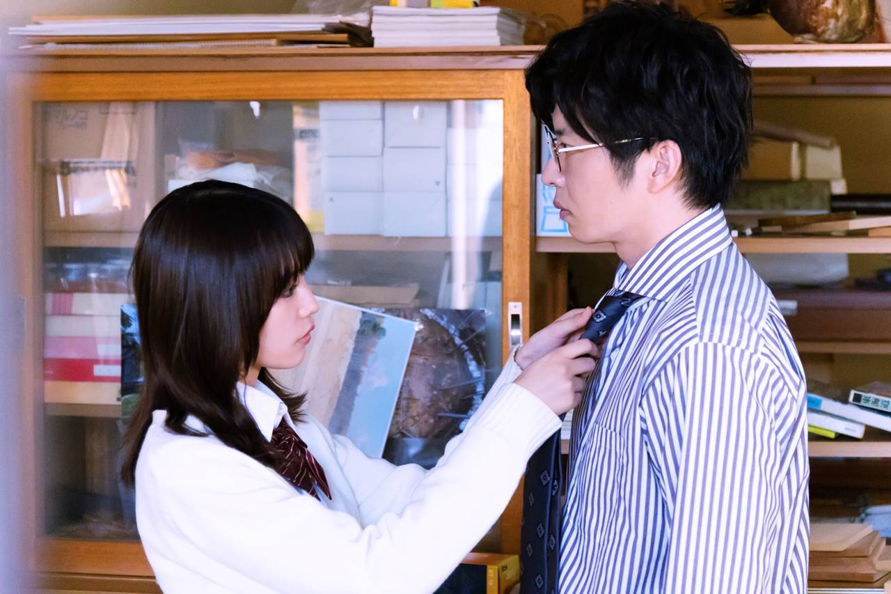 田中圭、南沙良に締めなおされゴクリ（陰ある美少女）：『女子高生に殺されたい』本編映像第４弾