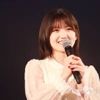 AKB48チーム４「サムネイル」公演幕開け