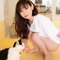 中川翔子、10年ぶり真っ赤な水着カット「本当に緊張しました」