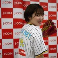 平野美宇選手、人生初の始球式に挑戦