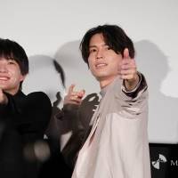松村北斗、神木隆之介『ホリック xxxHOLiC』初日舞台挨拶