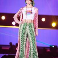トラウデン直美『GirlsAward 2022 S/S』ANNA SUI