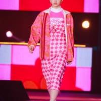 櫻坂46山崎天『GirlsAward 2022 S/S』ANNA SUI