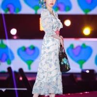 堀未央奈『GirlsAward 2022 S/S』ANNA SUI