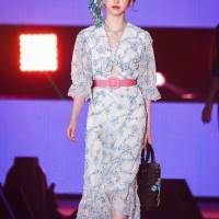 堀未央奈『GirlsAward 2022 S/S』ANNA SUI