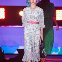 堀未央奈『GirlsAward 2022 S/S』ANNA SUI