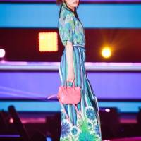 貴島明日香『GirlsAward 2022 S/S』ANNA SUI