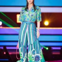 貴島明日香『GirlsAward 2022 S/S』ANNA SUI