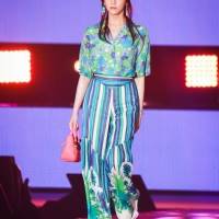 貴島明日香『GirlsAward 2022 S/S』ANNA SUI