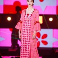 新川優愛『GirlsAward 2022 S/S』ANNA SUI